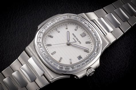 Patek Philippe . A VERY RARE PLATINUM LIMITED .